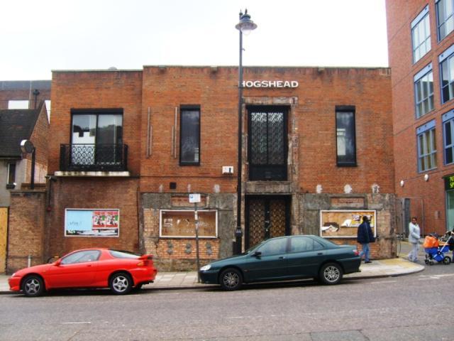 The Hogshead was situated at 33-35 Crouch End Hill. This pub has now been converted to flats.