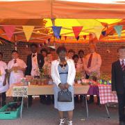Enfield mayor Doris Jiagge at Enfield Market with schoolchildren. Credit: School Food Matters
