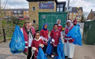 Volunteers from Heart of Enfield Mosque collects litter during Ramadan