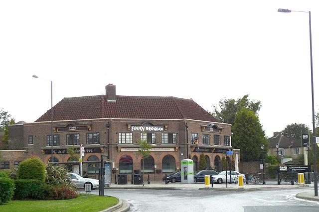 The Spanish Arch was situated on Belmont Circle and is now used as an Indian themed late night venue. Previously known as The Belmont Hotel, Harrow.