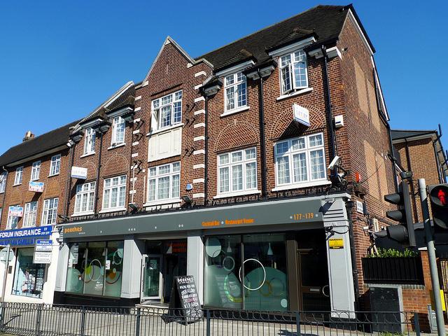 The Kenton Arms was situated at 177-179 Kenton Road, Harrow and is now used as a bar called Peaches. This pub was previously known as The Litten Tree.