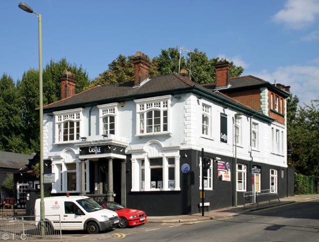 The Castle was situated at 452 Finchley Road, Childs Hill. This pub closed in 2012