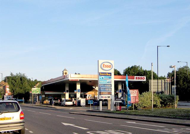 The Wellington Inn was situated at 513 Archway Road, Highhgate. This pub has now been demolished and replaced with an Esso petrol station known as the Wellington Service Station