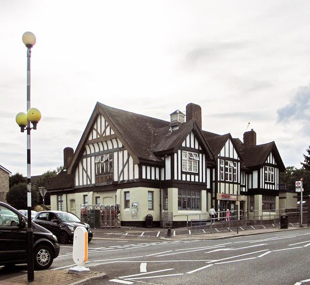 The Rising Sun was situated at 248 Oakleigh Road North. This pub was also known as the Sapphire Lounge and is now used as a Tesco Metro.