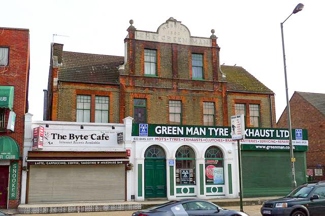 The Green Man was situated at 1308 High Road. This pub is now used as a tyre centre.