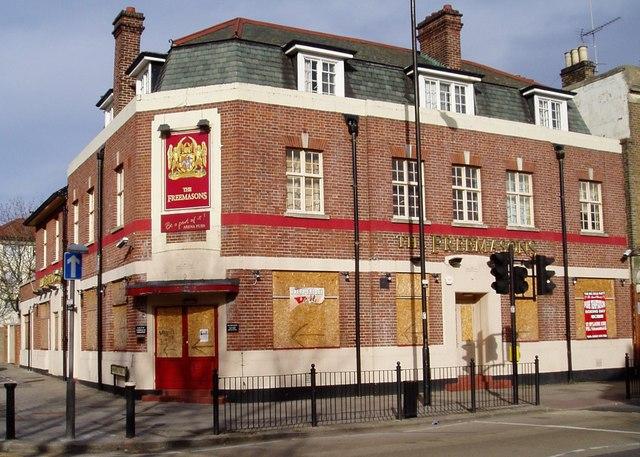 The Freemasons was situated on Lordship Lane. Opened in 1875, closed in 2007.
 
This pub has now been demolished and replaced by a branch of Tesco. Wood Green