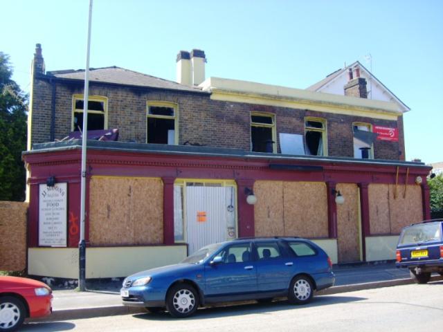 JJ Moons was situated on Markfield Road, South Tottenham. This pub has now been demolished